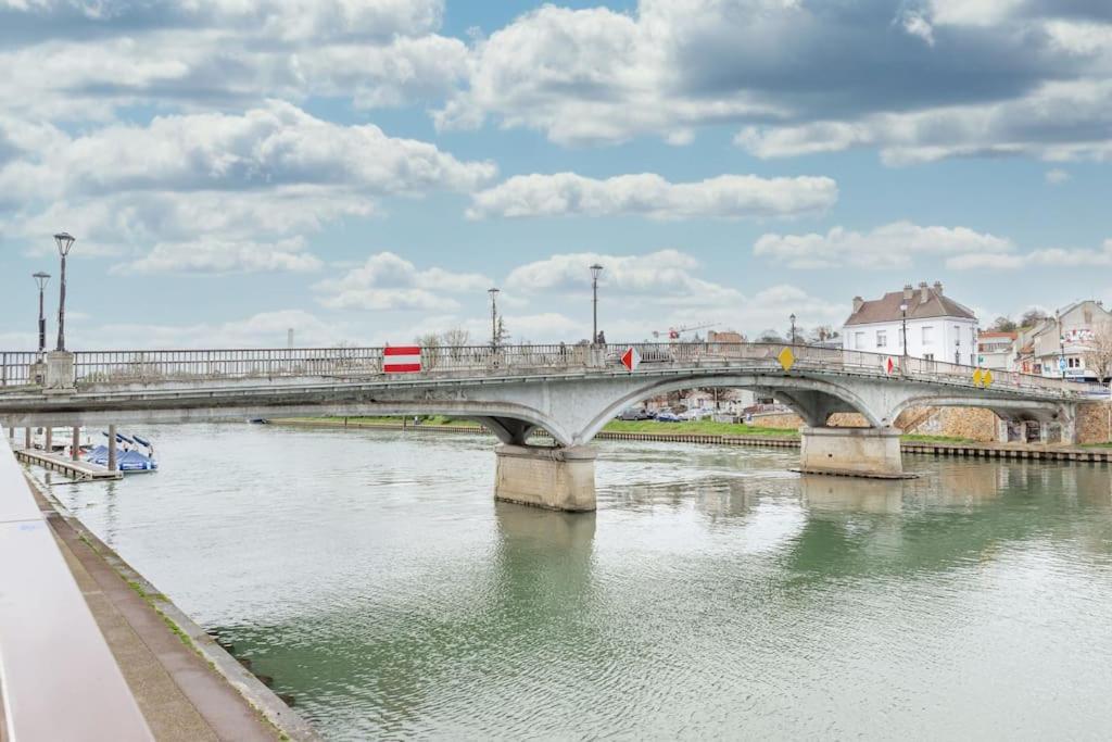 Sur Les Bords De Marne - Disneyland Paris Lagny-sur-Marne ภายนอก รูปภาพ